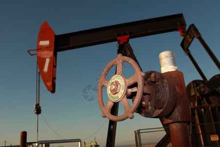 机油泵上车轮的特写图片