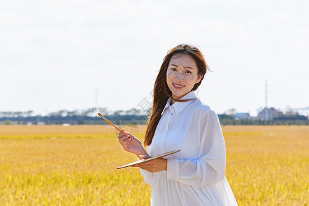 文艺清新美女户外油画写生背景