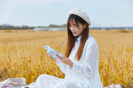 文艺清新女生户外阅读图片