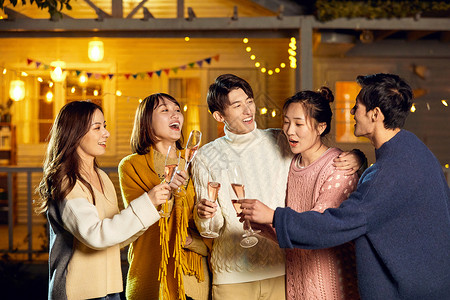 青年人聚会喝酒碰杯中国人高清图片素材
