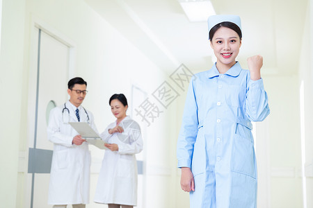 医院护士握拳加油形象照图片