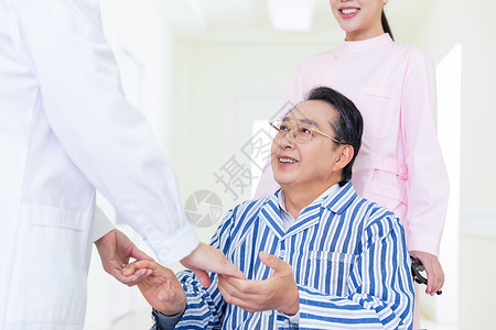 医生患者讨论病情图片