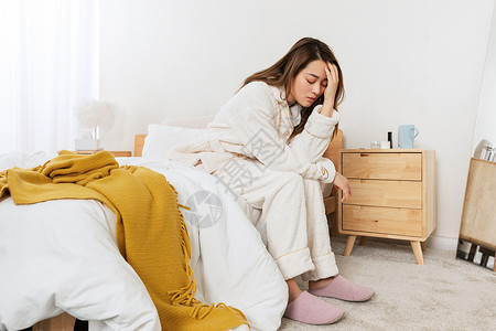 女性分手失恋悲伤情绪图片