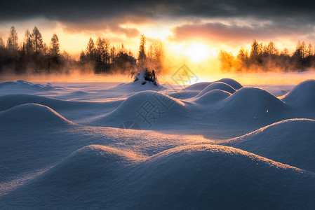 长白山雪地特写高清图片