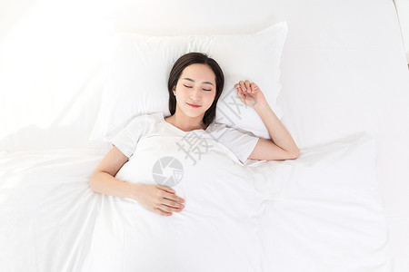 居家青年女性睡觉睡眠图片