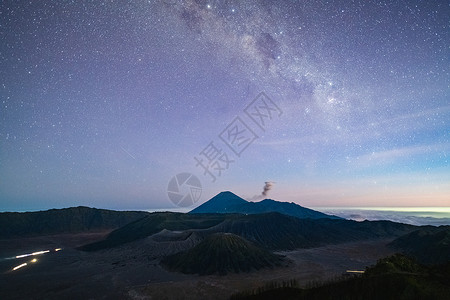 立体黄色星星印尼布罗莫火山星空背景