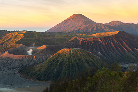 布罗莫火山航拍印尼布罗莫火山背景