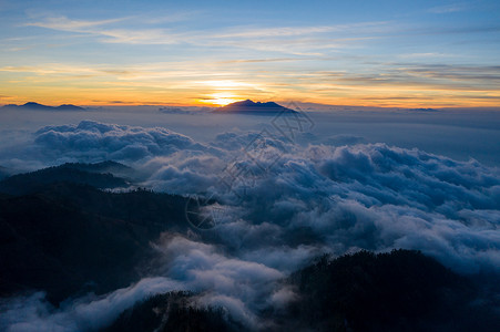 印尼布罗莫火山公园日落航拍高清图片
