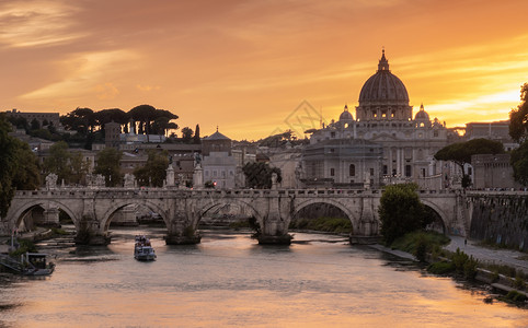 意大利首都罗马圣保罗大教堂日落高清图片