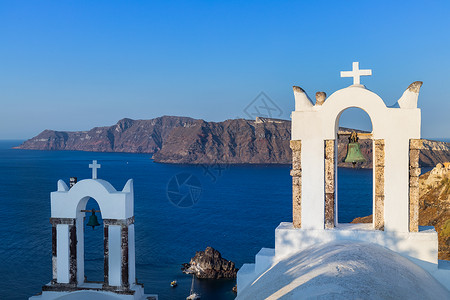 希腊著名爱琴海海岛圣托里尼伊亚小镇教堂高清图片