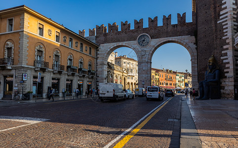 意大利著名旅游城市维罗纳老城城门高清图片