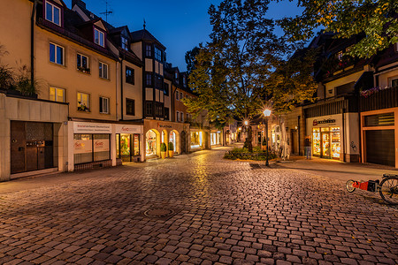 欧洲德国著名城市斯图加特城市夜景高清图片