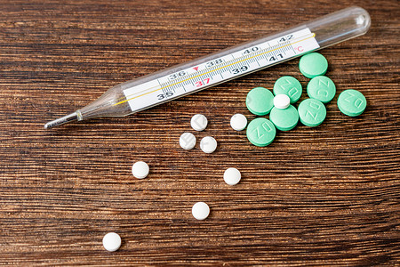 紫色桌面与物品药品与医疗背景