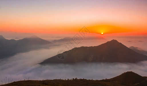 云海日出云雾太阳盘高清图片