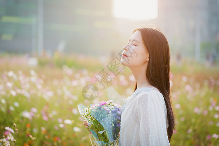 花香少女花海少女背景