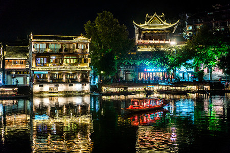 凤凰古城夜景背景图片