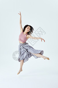 舞蹈美女跳跃图片