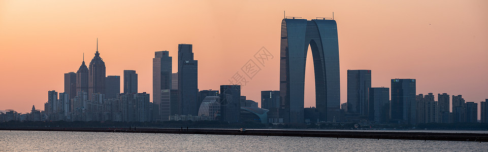 上海城市剪影苏州地标建筑群东方之门背景