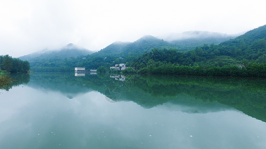 中国风房屋湖南澧县雨后山村背景