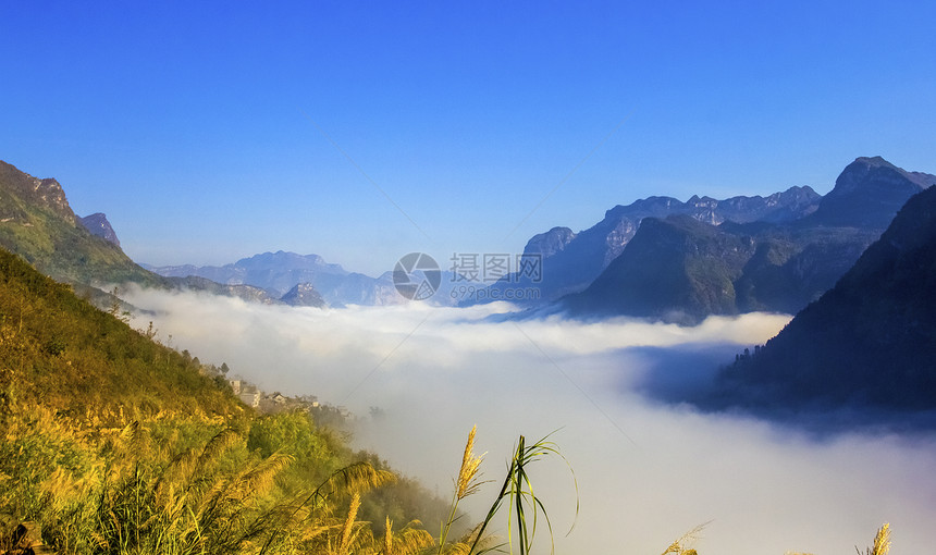 峡谷云海图片