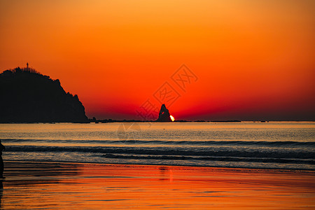 青岛石老人海水浴场海上日出中国十大最美日出观赏地青岛风光高清图片素材