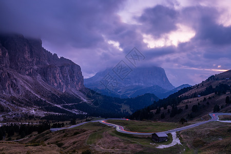 意大利多洛米蒂山区塞拉垭口日落自然风光图片
