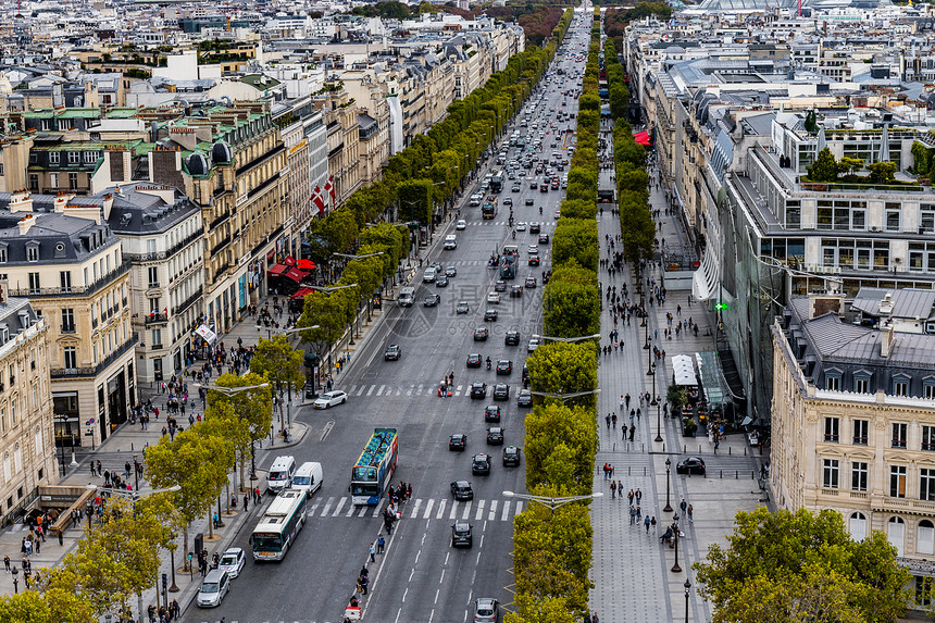 俯拍巴黎著名街道香榭丽舍大道图片