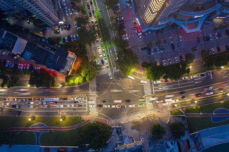 俯瞰广东珠海滨海路街头道路夜景图片