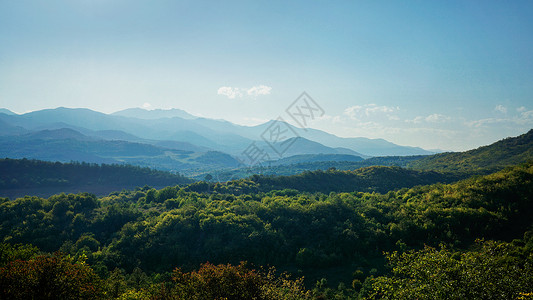 行动蓝天纳卡山谷树林全景景观背景