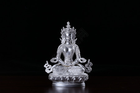 尼泊尔藏传佛教纯银佛像图片