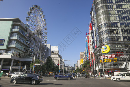 名古屋著名商业街街景和摩天轮图片
