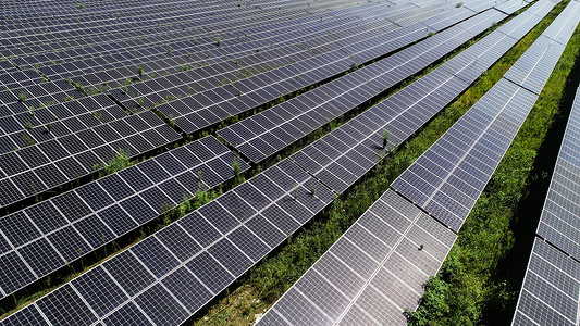 太阳能电池板正面图湖南澧县农村太阳能背景