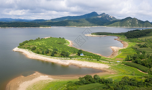 春天的山川河流图片