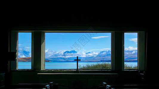 好牧羊人教堂十字架窗外风景图片