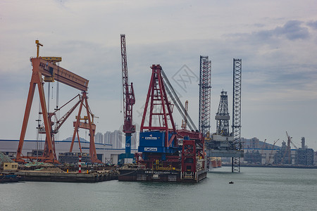 工程经济正在建造的海洋平台背景