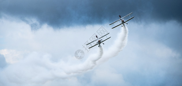 民用航空喷气式飞机特效飞行表演高清图片