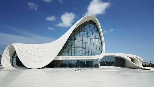 线条汽车阿塞拜疆首都巴库地标超现代建筑阿利耶夫文化中心背景
