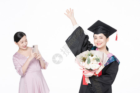 妈妈为女儿庆祝大学毕业图片