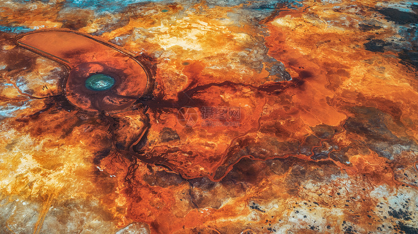 青海茫崖艾肯泉“恶魔之眼”自然壮观图片