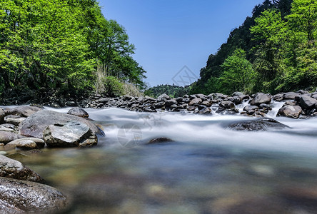 贵州梵净山河流图片