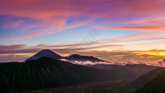 彩色星空印尼布罗莫火山晚霞背景