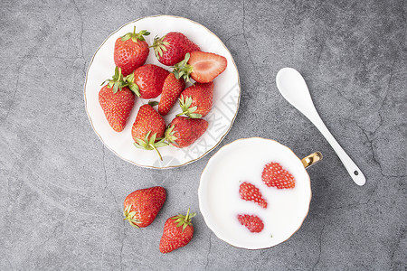 草莓与酸奶背景图片