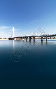 跨湖公路桥梁背景