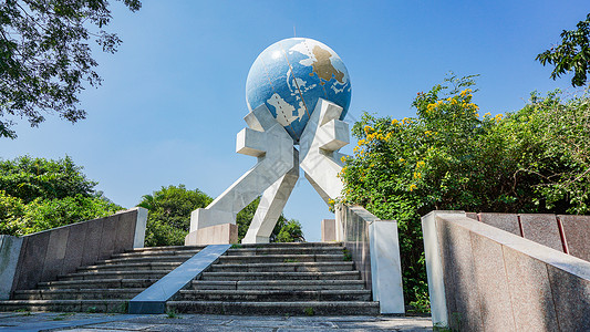 海外游学广东汕头北回归线标志塔背景