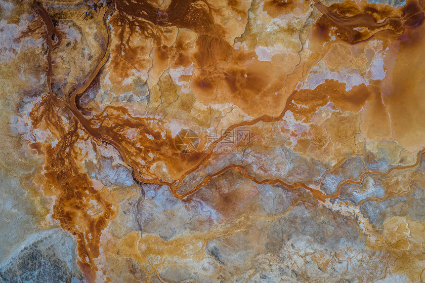 青海茫崖艾肯泉地质环境图片