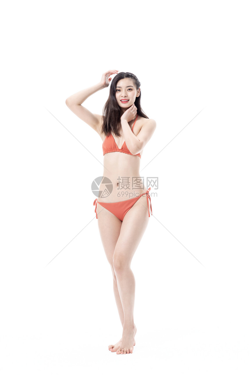 夏日青年泳装女性图片