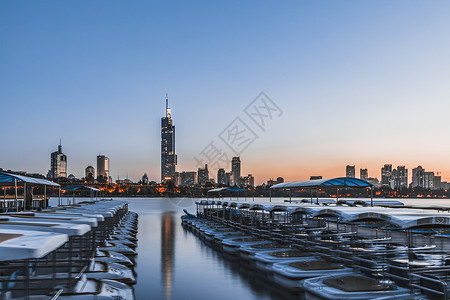 碧云峰南京玄武湖畔夜景背景