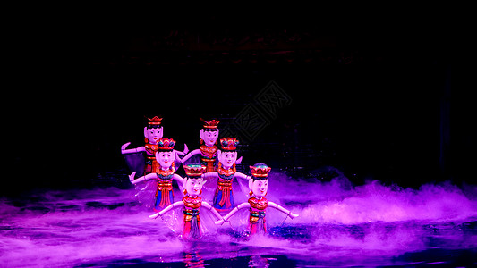 越南国粹水上木偶戏高清图片