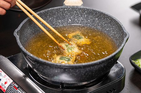 煎豆腐石锅素材高清图片