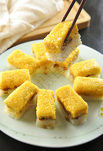 黄豆腐双色黄米糕美食背景